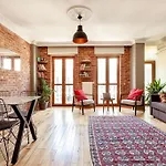 Central Location With 2 Bedrooms