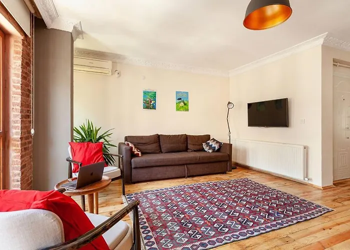 Central Location With 2 Bedrooms