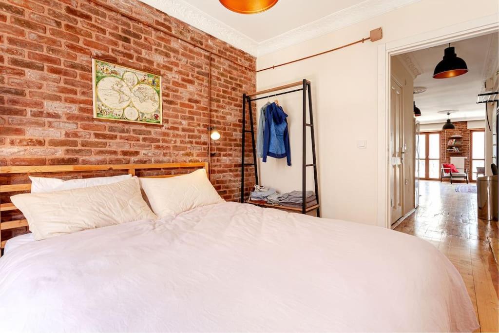 Location With 2 Bedrooms Apartament Istanbul