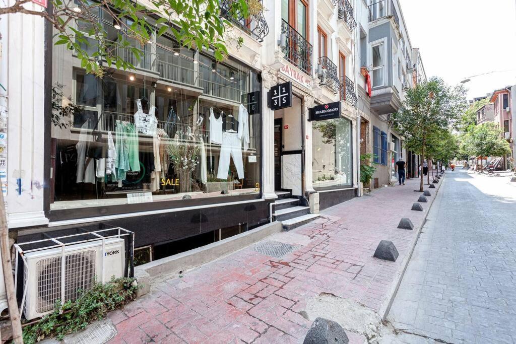 Apartament Location With 2 Bedrooms