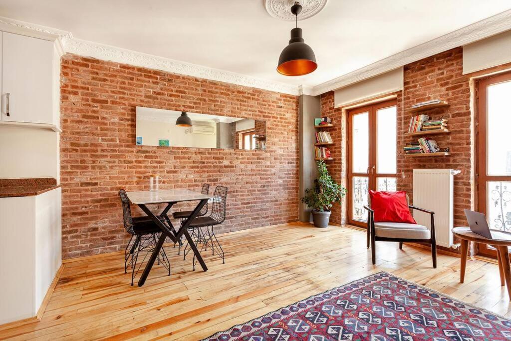 Apartament Location With 2 Bedrooms Istanbul